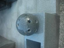 明かりの施設と横は植樹できるようにしました。